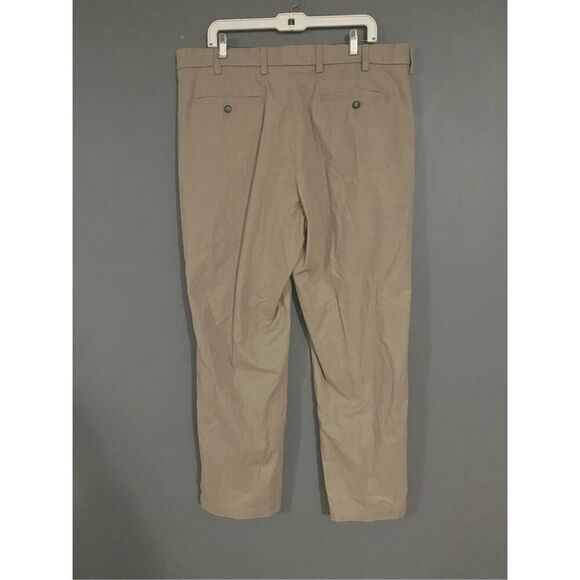 Croft and Barrow Mens Khaki Pants Easy Care Classic Fit Beige Size 38 By 32 - Picture 2 of 6